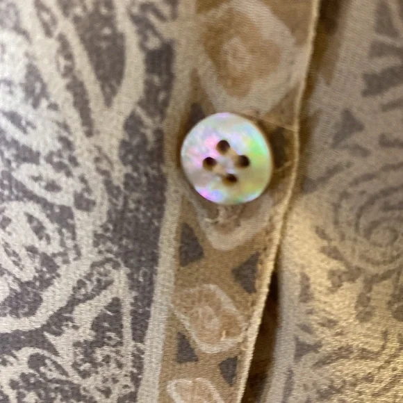 Carlisle 100% Silk Paisley Patterned Pearlized Shell Button-Up Blouse Size 14 - Picture 4 of 8